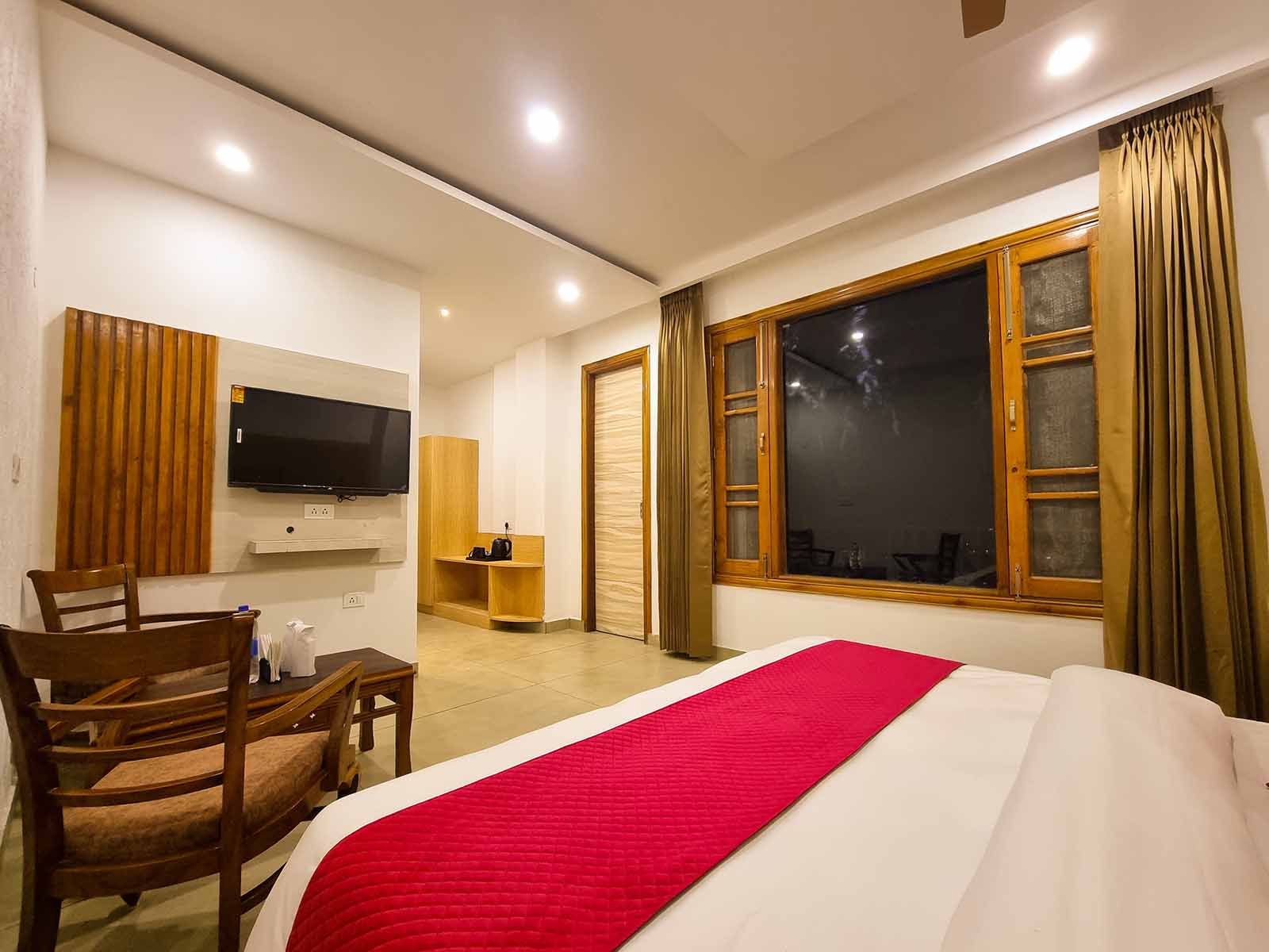 DeluxeAmenities